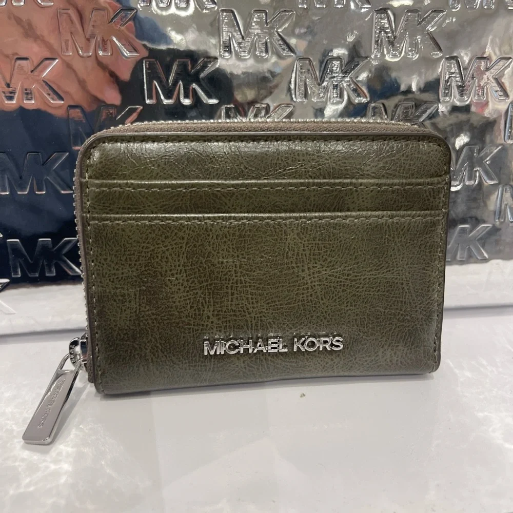 MICHAEL KORS Jet Set Medium Distressed Zip Around Card Case Olive  NWT